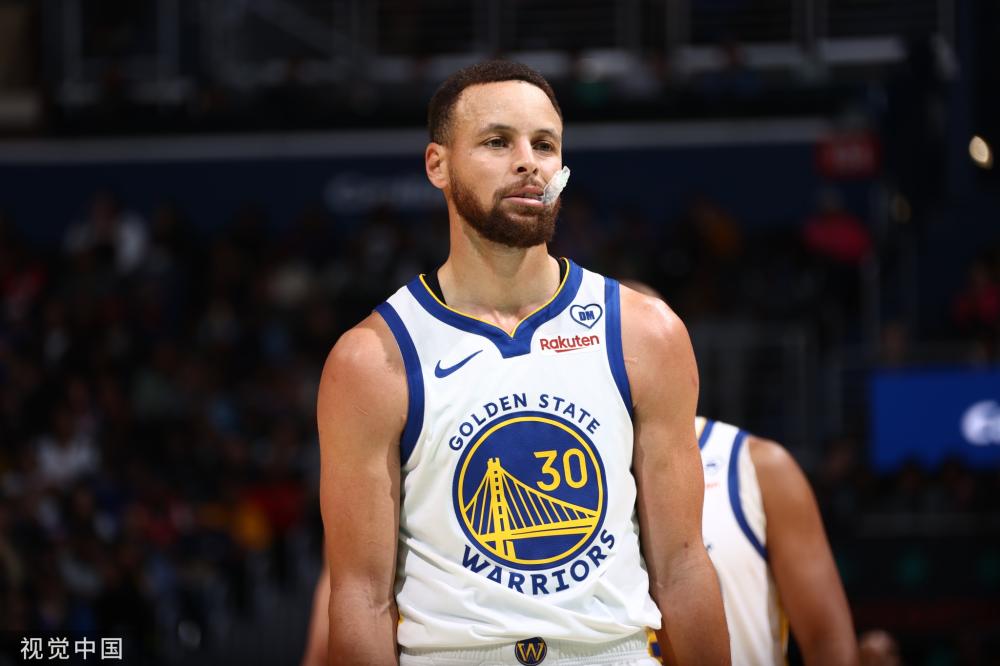 场上独占鳌 场上独占鳌