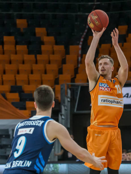 佐的联手似 佐的联手似